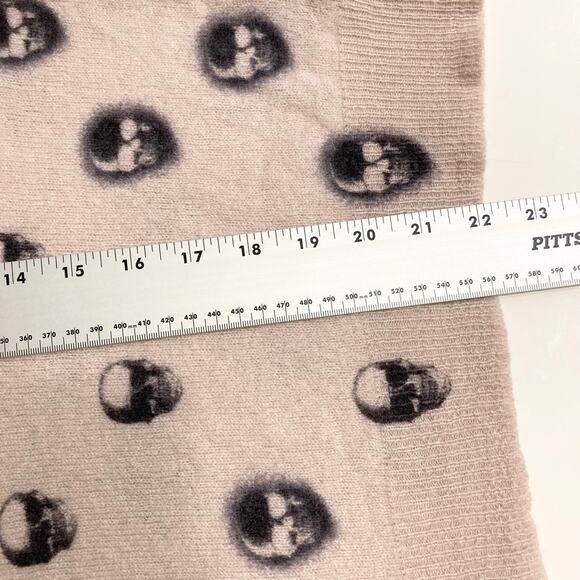 Nwot Skull Cashmere Sweater M Pink Black-Skulls Graphic V-Neck Long-Sleeve - Picture 8 of 9